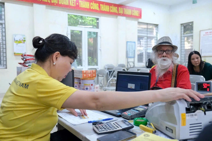 Chi trả lương hưu và trợ cấp bảo hiểm tháng 8 tại TP.HCM như thế nào? - Ảnh 1.