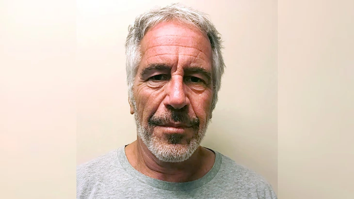Nhà Trắng bác tin ông Trump được thông báo có tên trong hồ sơ Epstein - Ảnh 1. tỉ phú ấu dâm Epstein - Ảnh 1.