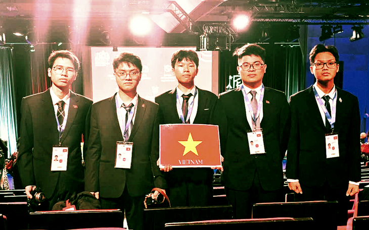 Học sinh Việt Nam giành 1 huy chương vàng, 4 huy chương bạc tại Olympic vật lý quốc tế năm 2025 - Ảnh 1.