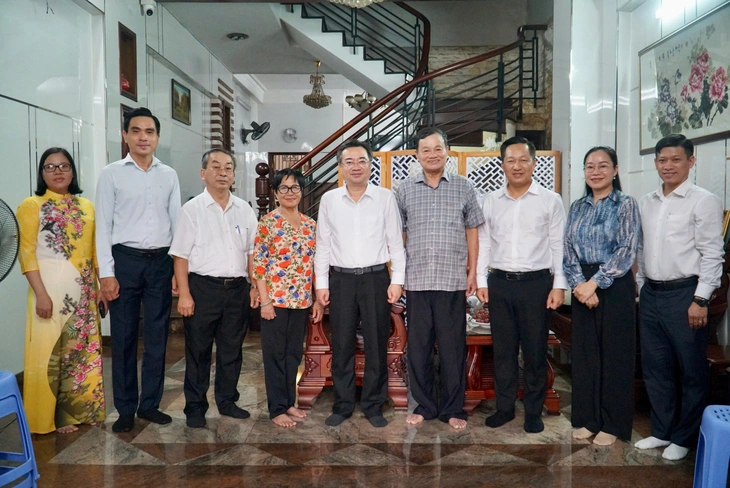 Ông Nguyễn Thanh Nghị thăm tướng lĩnh công an, quân đội dịp 27-7 - Ảnh 2.