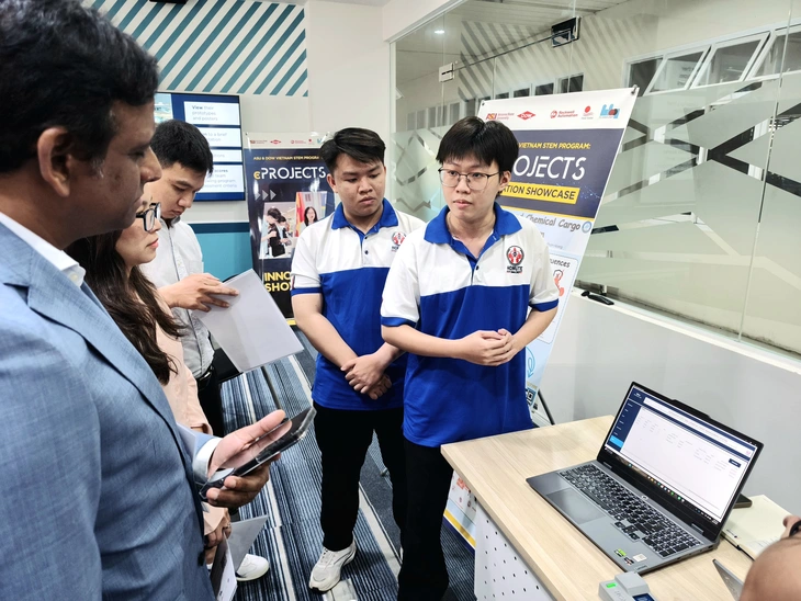 Sinh viên làm app quản lý vận tải hóa chất - Ảnh 1.