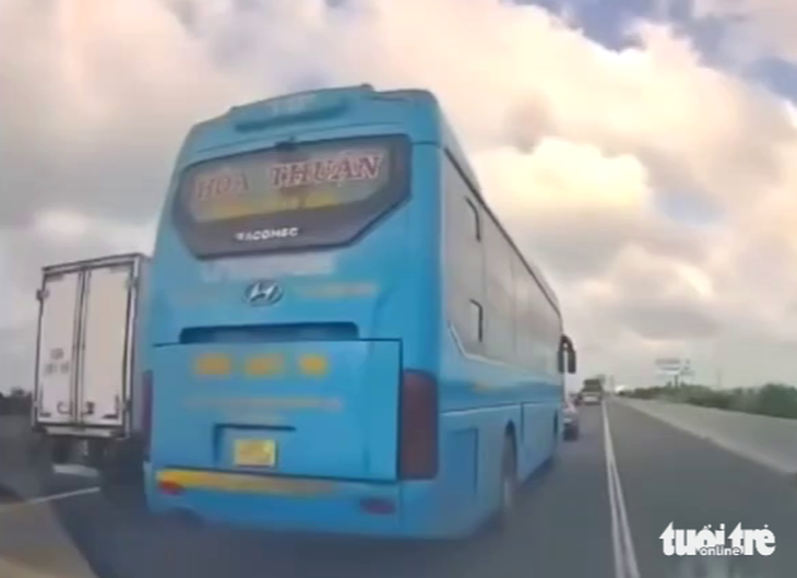 xe khách - Ảnh 1.