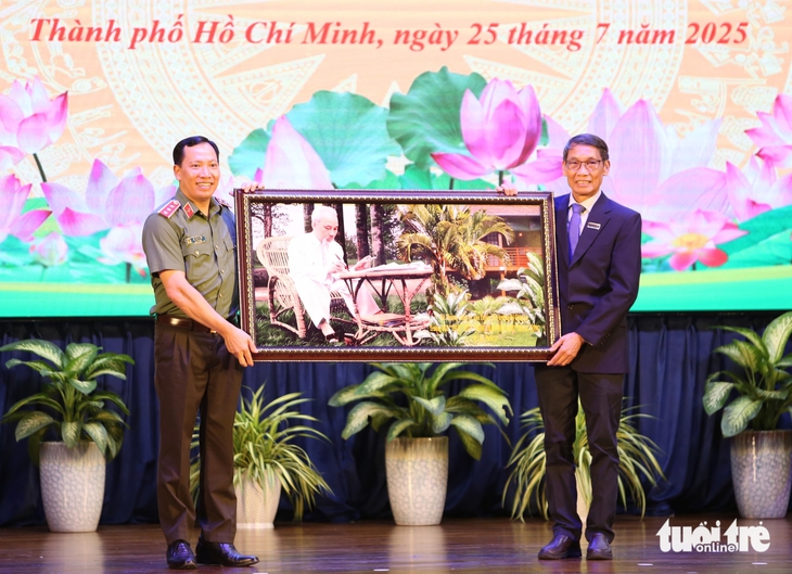 Thượng tướng Lê Văn Tuyến: Phát huy sức mạnh toàn dân trong sự nghiệp bảo vệ an ninh Tổ quốc - Ảnh 2.