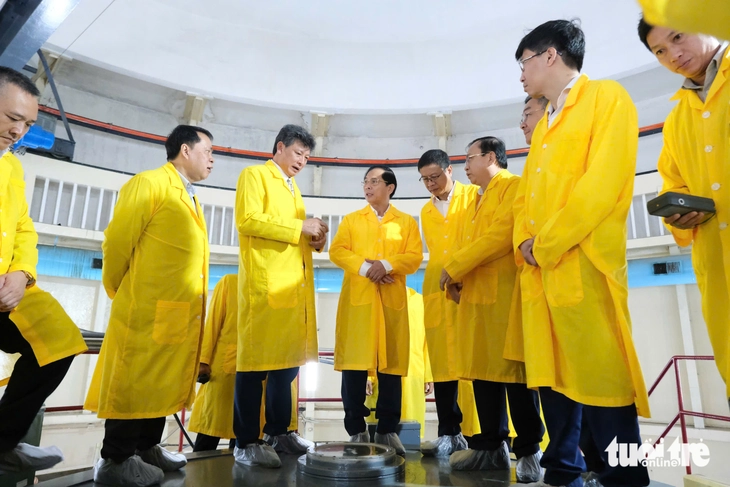 Phó thủ tướng Bùi Thanh Sơn yêu cầu Viện Nghiên cứu hạt nhân Đà Lạt chuẩn bị kỹ cho các dự án lớn- Ảnh 3. Phó thủ tướng Bùi Thanh Sơn yêu cầu Viện Nghiên cứu hạt nhân Đà Lạt chuẩn bị kỹ cho các dự án lớn - Ảnh 3.