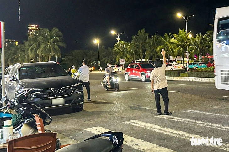Đà Nẵng tái diễn tình trạng chèo kéo khách, chính quyền  quyết tâm xử lý triệt để - Ảnh 1.