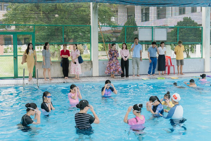 Mỗi năm có gần 2.000 trẻ em chết vì đuối nước, cảnh báo các nỗ lực phòng chống là 'chưa đủ' - Ảnh 1.