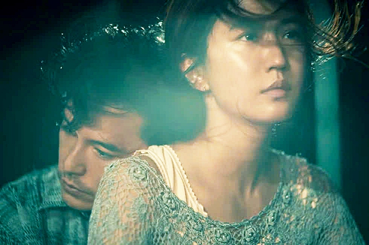 Lương Triều Vỹ, Thư Kỳ, Park Chan Wook, Leon Le và những bộ phim hay nhất cuối năm - Ảnh 7. Quán Kỳ Nam - Ảnh 4.