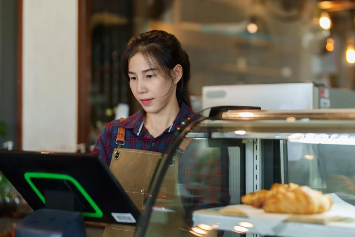 Tiểu thương trước áp lực mới, cần giải pháp mới - Ảnh 1.