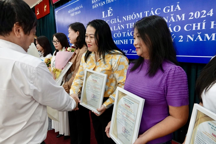 báo Tuổi Trẻ - Ảnh 3.