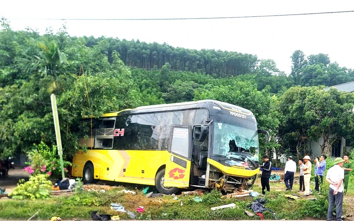 Bàng hoàng lời kể của nạn nhân trong vụ chiếc xe khách bị lật khiến 10 người tử vong - Ảnh 5.