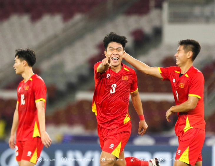 Bình luận viên Quang Tùng: 'Cách chơi của U23 Việt Nam bị thách thức' - Ảnh 1.
