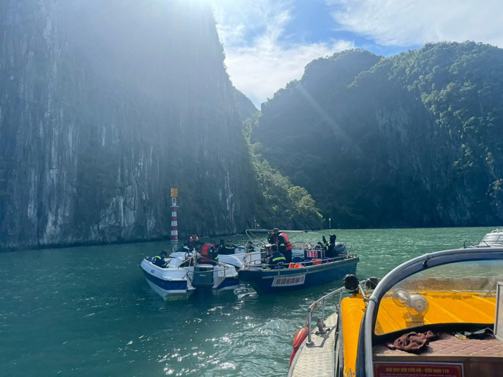 Tìm thấy thi thể nghi nạn nhân cuối cùng vụ lật tàu Vịnh Xanh ở Hạ Long - Ảnh 1.