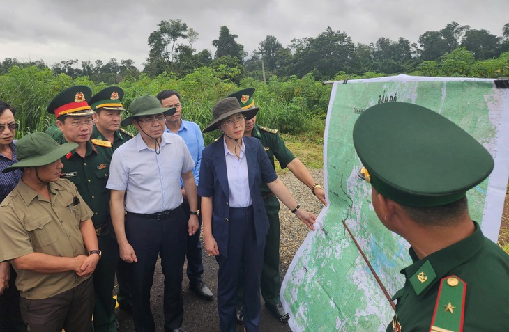 cửa khẩu - Ảnh 1.