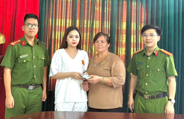 nhặt được tiền - Ảnh 1.