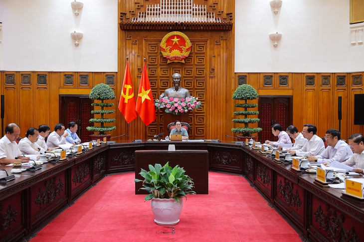 Thủ tướng: Triển khai chiến dịch thần tốc xây 100 trường nội trú ở 100 xã biên giới - Ảnh 1.