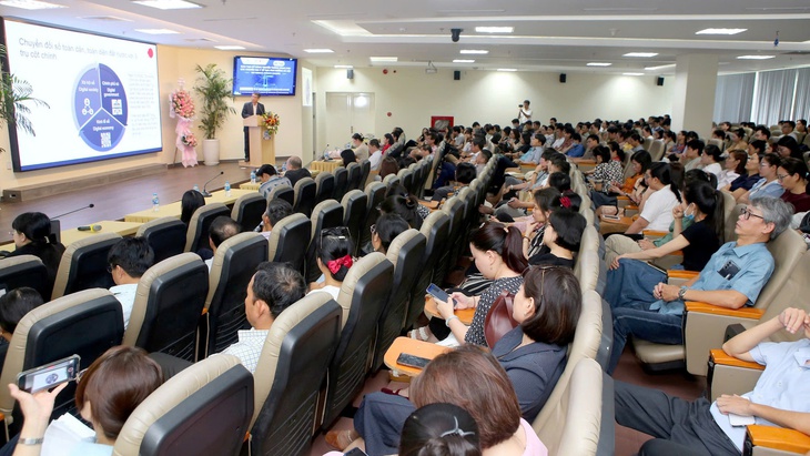 Trang bị kỹ năng truyền thông y tế: Bác sĩ lên tiếng vì sức khỏe cộng đồng - Ảnh 1. Trang bị kỹ năng truyền thông y tế: Bác sĩ lên tiếng vì sức khỏe cộng đồng - Ảnh 1.