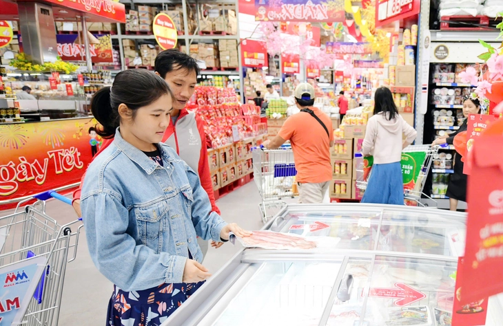 Logistics cho siêu đô thị TP.HCM: Gỡ quá tải bằng xây cầu, mở đường là chưa đủ - Ảnh 2.