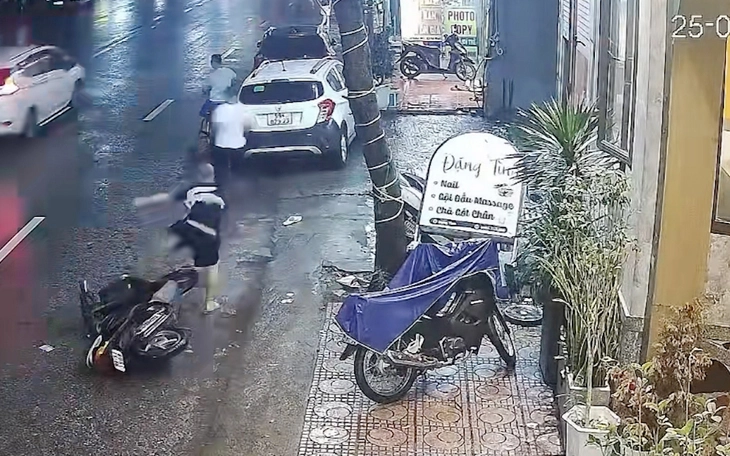 Xông vào nhà trộm xe máy trước mặt 'khổ chủ'- Ảnh 3.