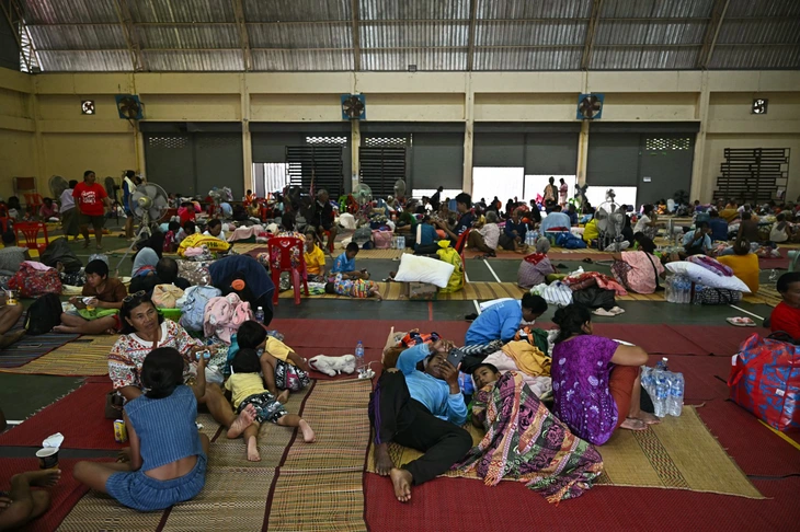 Xung đột Thái Lan - Campuchia: 35 người thiệt mạng, hàng trăm ngàn người phải rời bỏ nhà cửa - Ảnh 2. Campuchia - Ảnh 2.