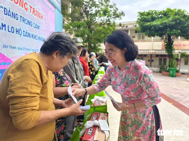 Phường Bến Thành, TP.HCM phát động phong trào thi đua 'giờ làm linh hoạt' - Ảnh 4.