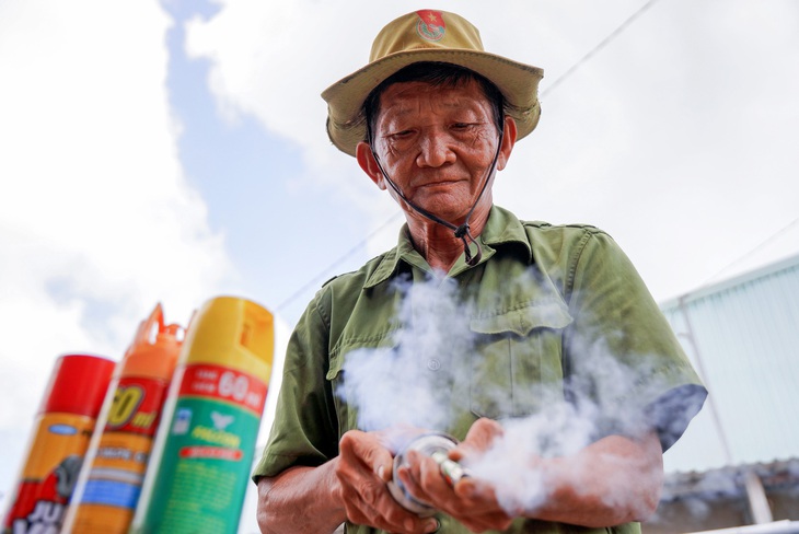 Người bơm quẹt gas kỳ lạ cuối cùng - Ảnh 1. bơm quẹt gas - Ảnh 1.