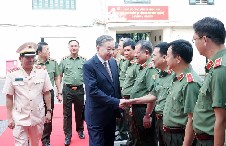 Tổng Bí thư - Ảnh 2.