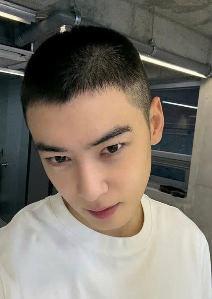 Cha Eun Woo nhập ngũ, 'đầu trứng cút' cũng không dìm nổi 'gương mặt thiên tài' của K-pop - Ảnh 2. Cha Eun Woo - Ảnh 2.