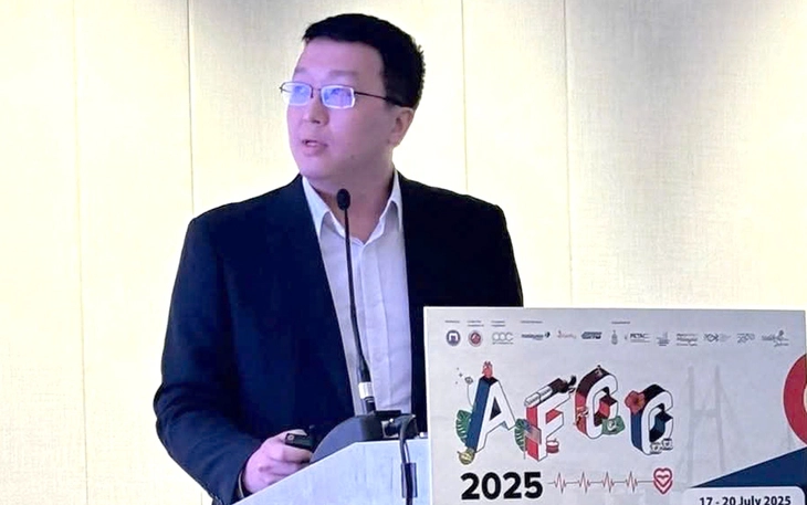 Hai bác sĩ Việt Nam là thành viên danh dự tổ chức ngoại khoa hàng đầu thế giới - Ảnh 3.