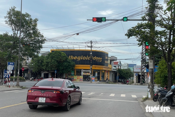 đèn tín hiệu - Ảnh 1.