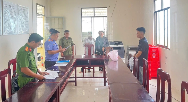 5 cựu cán bộ, chiến sĩ trại tạm giam bị bắt vì dùng nhục hình khiến 1 phạm nhân tử vong - Ảnh 1.