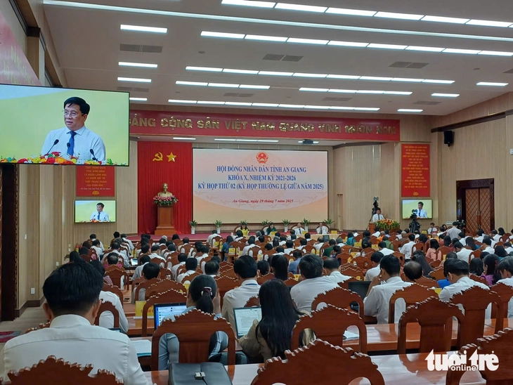 Chủ tịch UBND tỉnh An Giang: Trụ sở dôi dư rất nhiều sau sáp nhập - Ảnh 1.