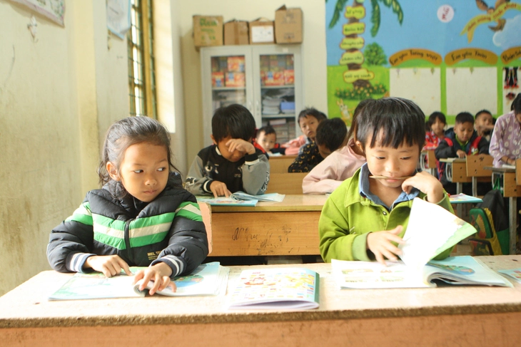 thiếu phòng học - Ảnh 1.
