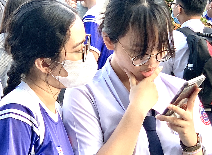 lệ phí đăng ký xét tuyển - Ảnh 1.