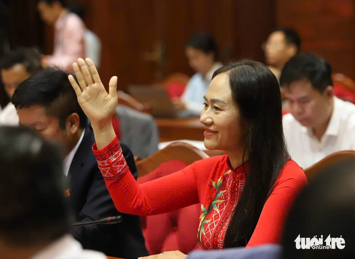 Nữ bí thư xã phát biểu xúc động trong lễ sáp nhập tỉnh Đắk Lắk: Lời tâm huyết từ công tác cơ sở - Ảnh 2.