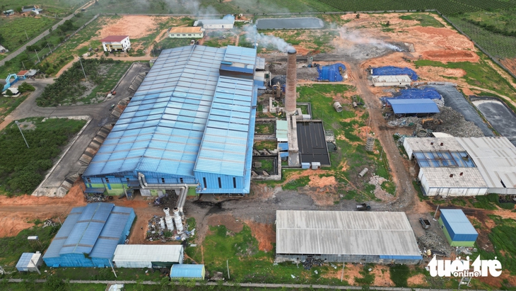 Rác ở Phan Thiết lại đổ về bãi ô nhiễm Bình Tú - Ảnh 1.