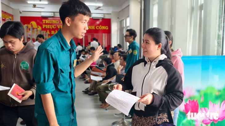 Bà Điểm - xã đông dân bậc nhất TP.HCM: 2 ngày sau sáp nhập đã giải quyết hơn 600 hồ sơ - Ảnh 6.