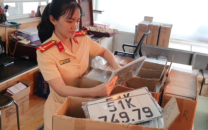 Người dân Quảng Ngãi được sử dụng song song biển số xe có đầu số 76 và 82 - Ảnh 2.