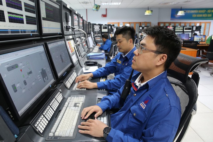 Lọc dầu Dung Quất thu về 69.000 tỉ đồng, lợi nhuận vượt 93% giữa biến động giá dầu - Ảnh 1.