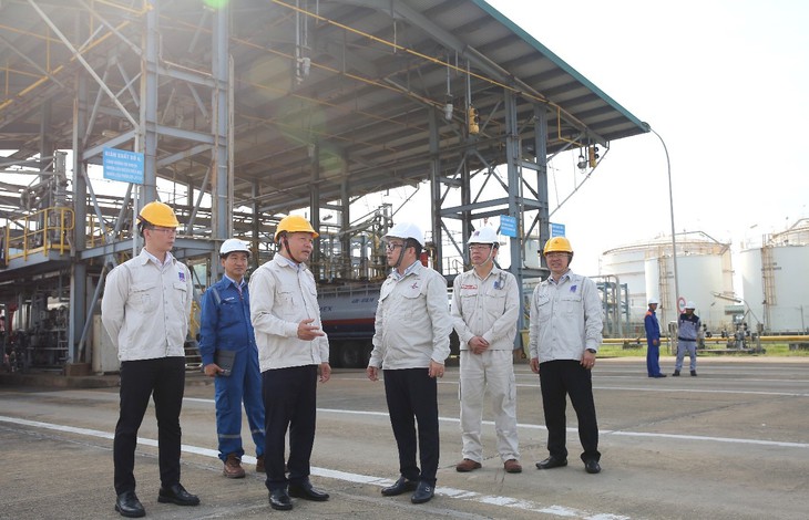 Lọc dầu Dung Quất thu về 69.000 tỉ đồng, lợi nhuận vượt 93% giữa biến động giá dầu - Ảnh 2.