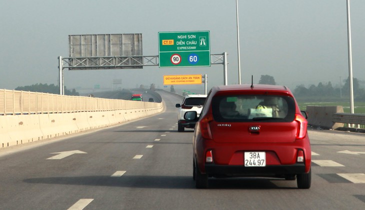 Đề xuất thu phí 13 đoạn tuyến đường cao tốc Bắc - Nam từ năm 2026 - Ảnh 1.