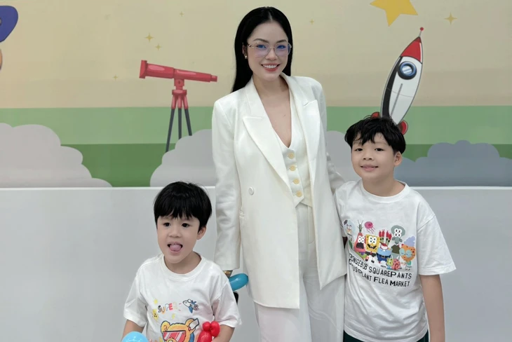 Diễn viên Dương Cẩm Lynh: Trẻ từ 5-6 tuổi nên quan tâm đến việc nấu ăn, con trai lại càng cần thiết - Ảnh 1.