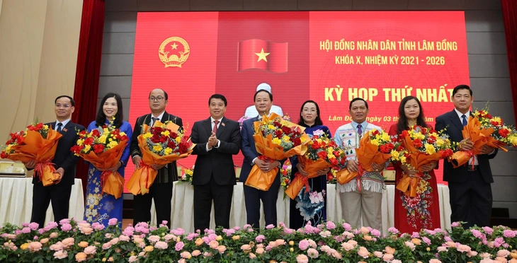 Công bố các chức danh lãnh đạo HĐND, UBND tỉnh Lâm Đồng - Ảnh 3.