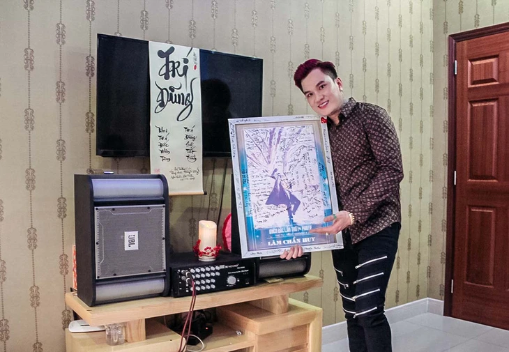 Loạt ca sĩ Việt đắt show hội chợ, giàu có khủng khiếp - Ảnh 2.