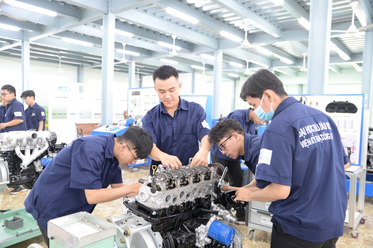 Trường đại học Thủ Dầu Một tuyển sinh chính quy năm 2025 - Ảnh 1.