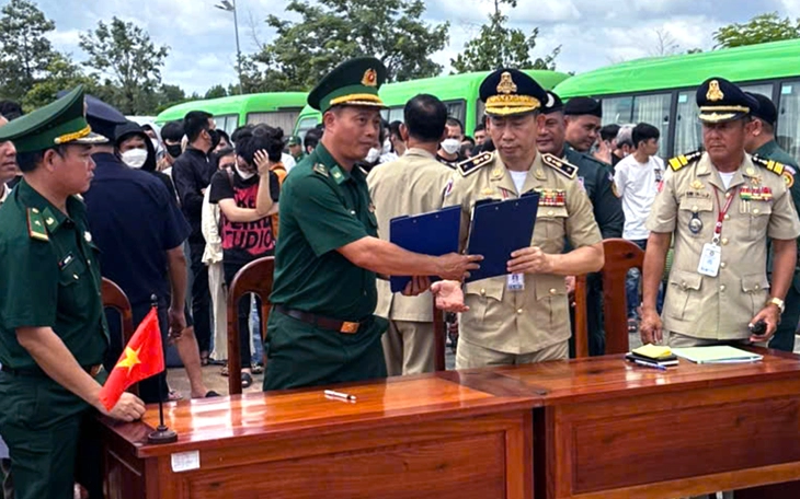 Tiếp nhận hơn 60 người trốn khỏi cơ sở lừa đảo trực tuyến ở Campuchia - Ảnh 5.