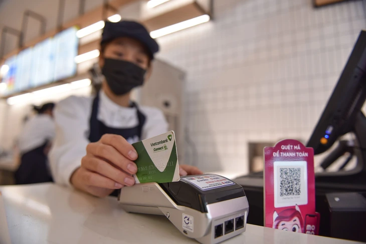 Chính phủ có công điện nhắc xử lý nghiêm trường hợp cố tình thanh toán bằng tiền mặt để trốn thuế - Ảnh 1.