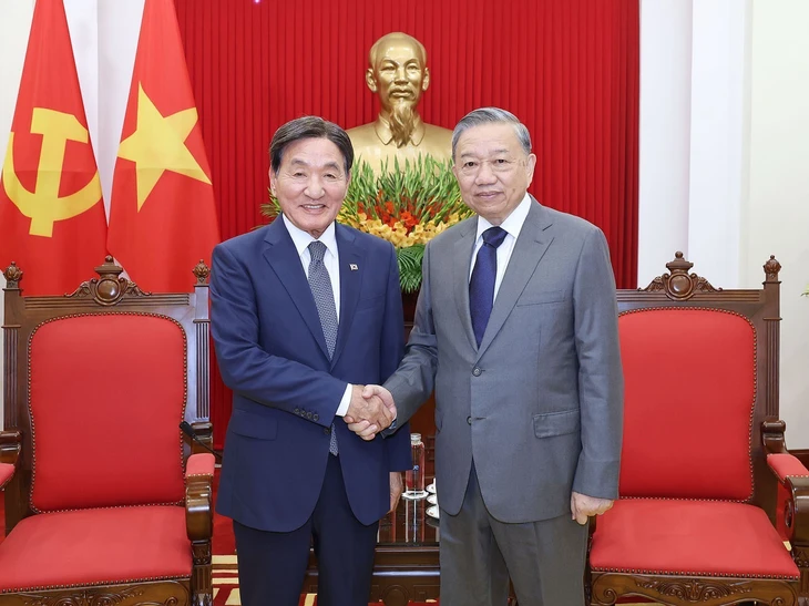 Tổng Bí thư Tô Lâm tiếp Đặc phái viên Tổng thống Hàn Quốc - Ảnh 1. Tổng Bí thư Tô Lâm tiếp Đặc phái viên Tổng thống Hàn Quốc - Ảnh 1.