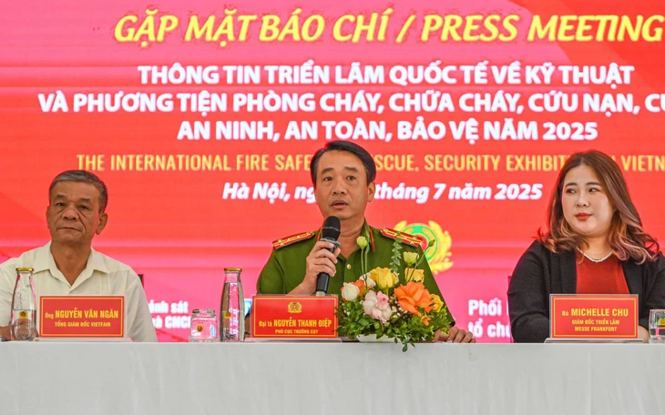 Thủ tướng Phạm Minh Chính dự triển lãm quốc tế về kỹ thuật và phương tiện phòng cháy chữa cháy - Ảnh 7.