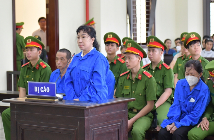 Người phụ nữ học lớp 3 lừa cả ngàn người mua đất ở Long An lãnh án chung thân - Ảnh 1.