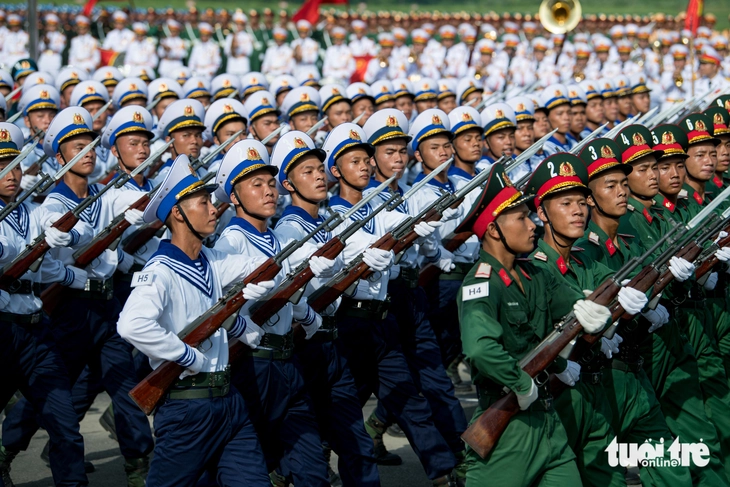 diễu binh - Ảnh 1.